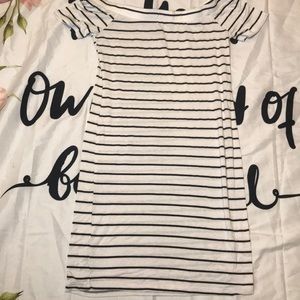 Hi, I’m selling a dress to anyone who’s buying.